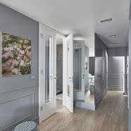 Pudrowa elegancja na warszawskim Mokotowie