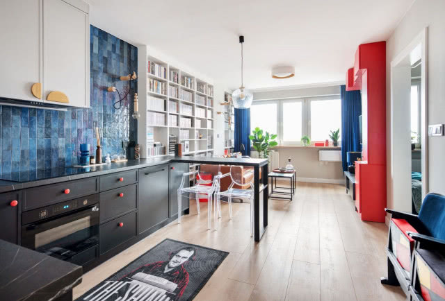 kolorowe małe mieszkanie