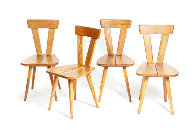 cztery zydle drewniane