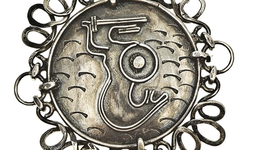 Granice srebrnych przestrzeni. Powojenna polska biżuteria z kolekcji prof. Ireny Huml