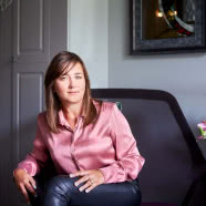 Pudrowa elegancja na warszawskim Mokotowie