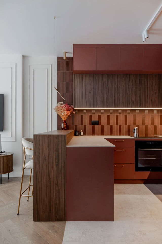 kuchnia w kolorze czerwonym
