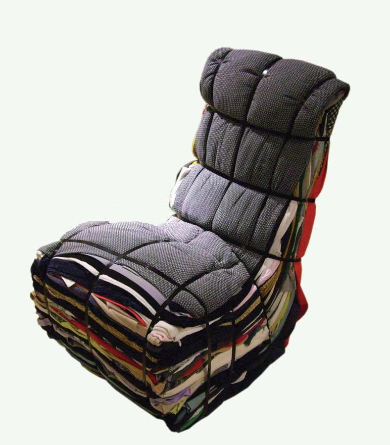 Twórcą foteli sklejonych ze starych ubrań jest...