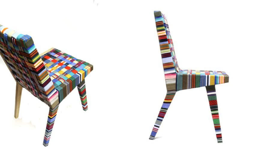 Krzesło uplecione z paków kolorowych tkanin....