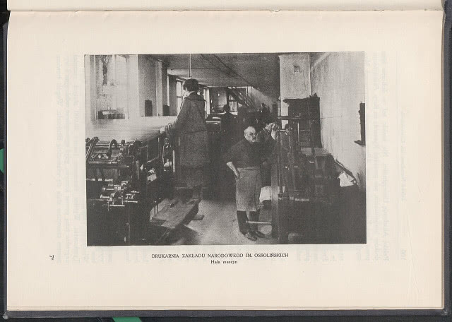 czarno-biała fotografia przedstawiająca drukarnię