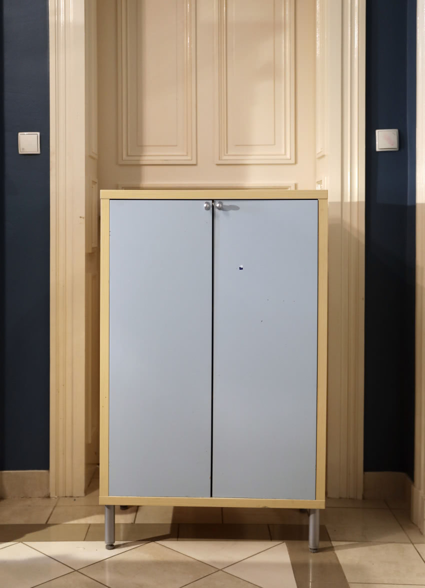 Szafka przed metamorfozą.