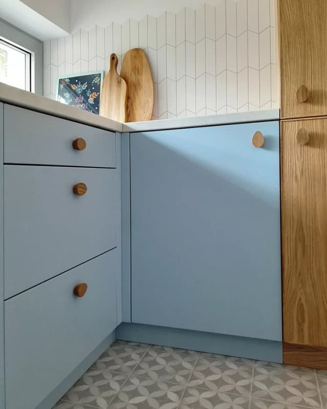 drewniane gałki i uchwyty