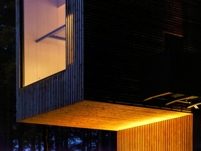 estoński domek na jeden nodze - rzut z bliska