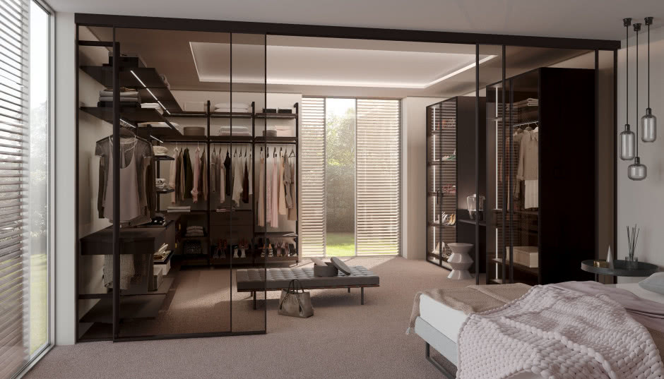 Ściana przesuwna w mieszkaniu - sprawdź, jakie daje możliwości!