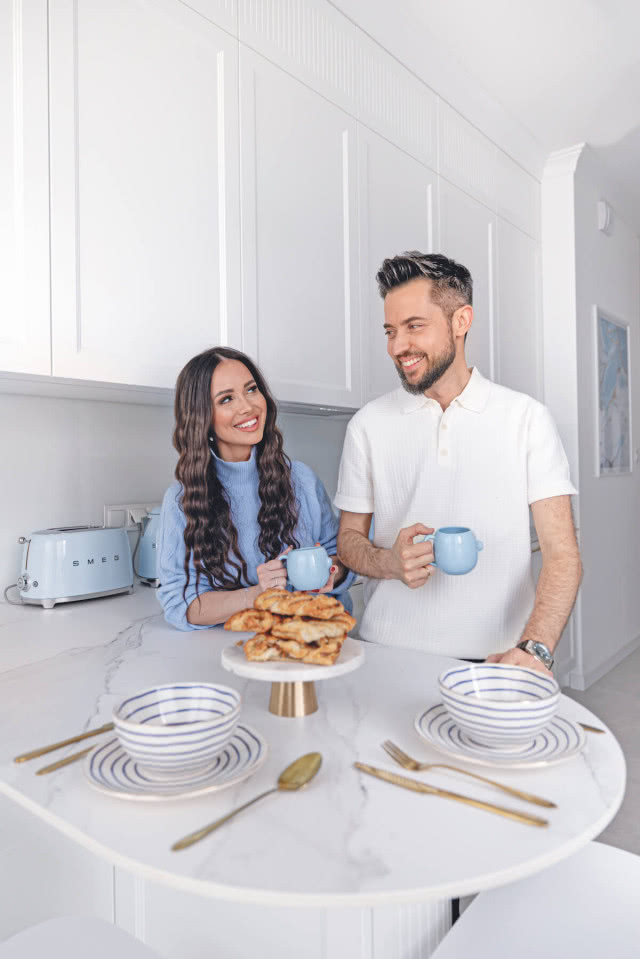 Agnieszka i Aleks Mrozińscy w swoim mieszkaniu