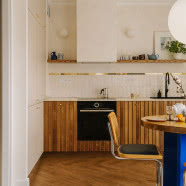 Klimatyczne mieszkanie w odcieniach ciepłego beżu