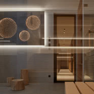 Drewniany domek w czeskich Karkonoszach. Rodzina mieszka tu cały rok!