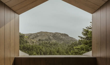 Design pośród dziewiczej przyrody. Te hotele zapierają dech w piersiach!