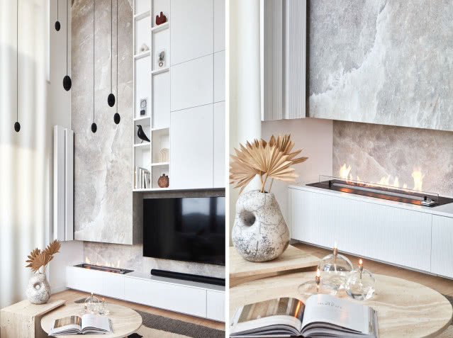 Ściana TV w salonie z wysokim sufitem