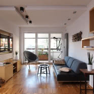 Nowoczesne mieszkanie + modernistyczne umeblowanie
