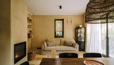 Z zapomnianej ruiny w czarną perełkę - tak powstało Gniazdowo nad rzeką