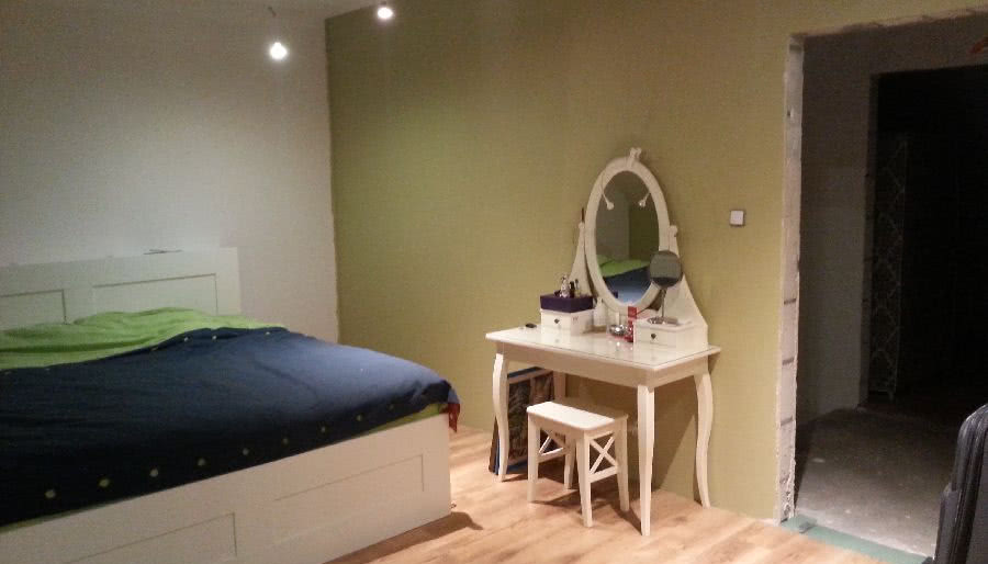 Przytulna sypialnia na poddaszu