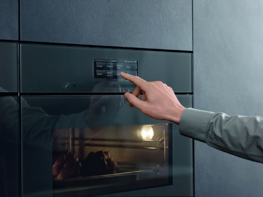 Brak uchwytów i zintegrowany panel sterowania w...