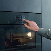 Szara zabudowa ze sprzętem AGD Milele Artline w...