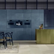 Szara zabudowa ze sprzętem AGD Milele Artline w...