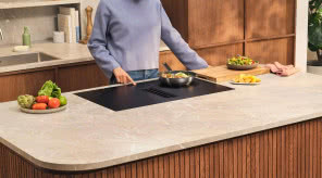 Gotuj bez obaw o zarysowania i plamy - wybierz płytę indukcyjną Electrolux z powierzchnią SaphirMatt® SE
