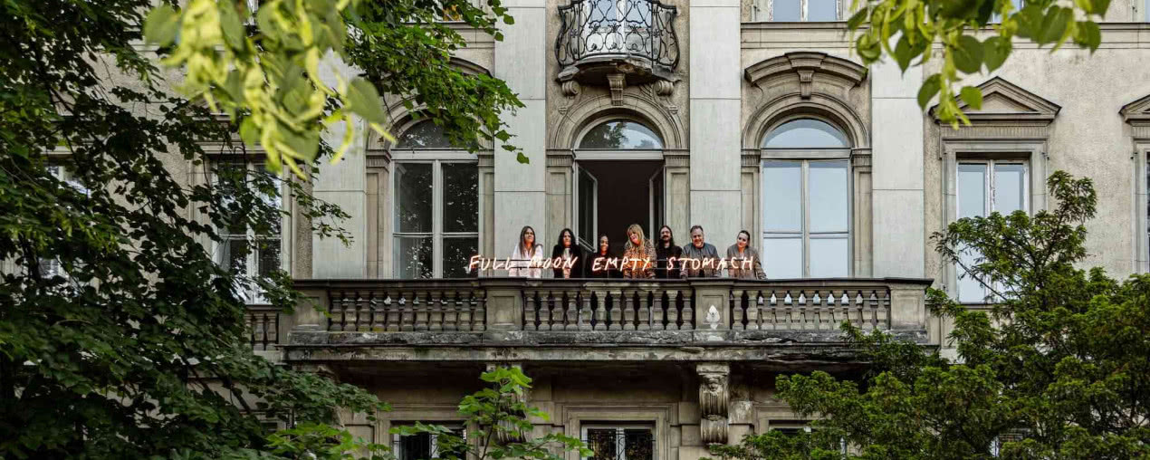 NADA Villa Warsaw powraca! 50 galerii z 15 krajów na wydarzeniu sztuki współczesnej w Warszawie