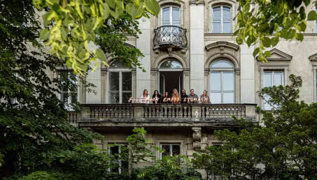 NADA Villa Warsaw powraca! 50 galerii z 15 krajów na wydarzeniu sztuki współczesnej w Warszawie