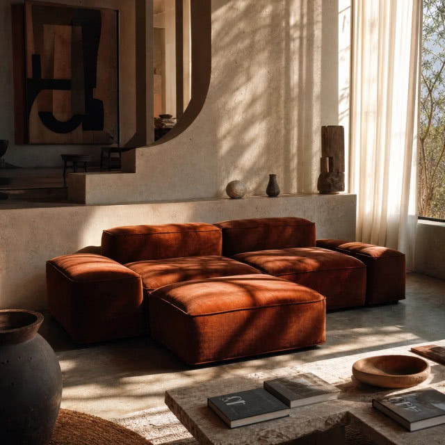 ruda sofa niska