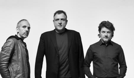 Byli kumplami ze studiów. Dziś projektują dla Knolla, Carl Hansen & Søn i Armaniego! Poznajcie grupę EOOS!