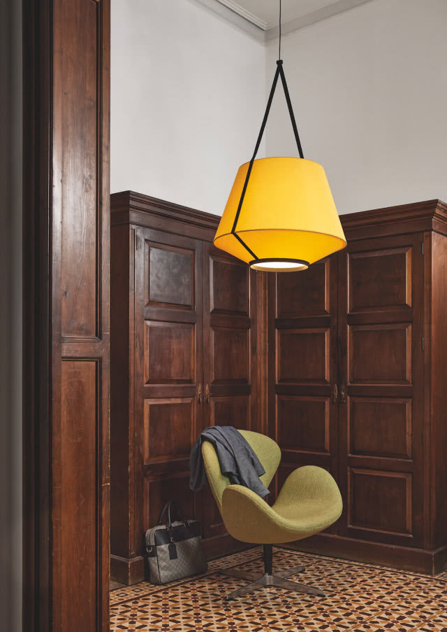 lampa wisząca żółty klosz