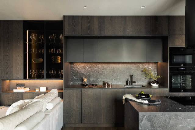 zabudowa kuchenna fornir dąb