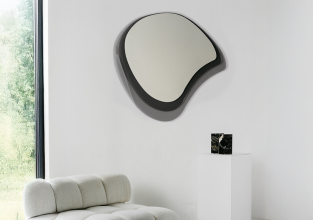 Lustro na ścianę w zgodzie z trendami - co będzie królować we wnętrzach w 2026 roku?