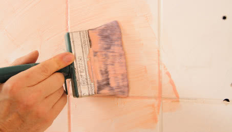 Malowanie płytek ceramicznych krok po kroku