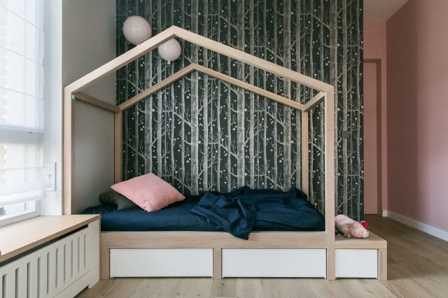 Pokój dla dziewczynki i łóżko domek