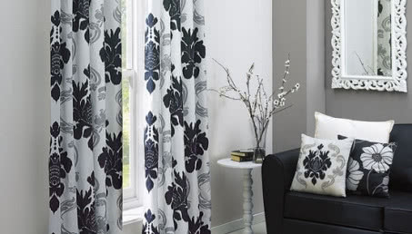 Aranżacja pasująca do żyrandola z kryształkami