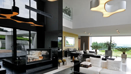 Roberto Cavalli, Versace, Fendi, Lamborghini... Karnawał designu