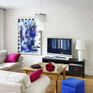 Biel i kobalt - metamorfoza mieszkania