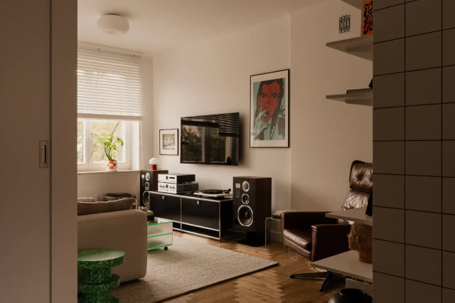 kącik do słuchania muzyki w salonie
