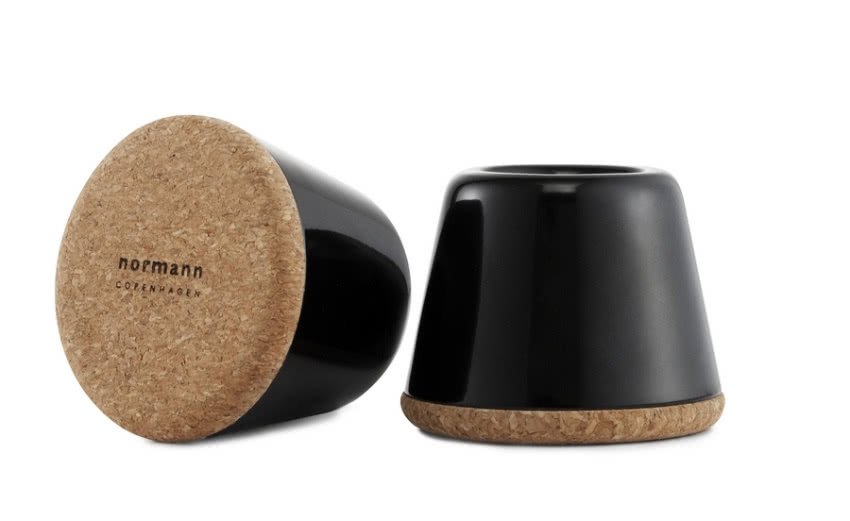 Świecznik Uno wykonany z lakierowanego metalu i...