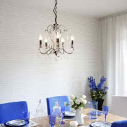 Biel i kobalt - metamorfoza mieszkania