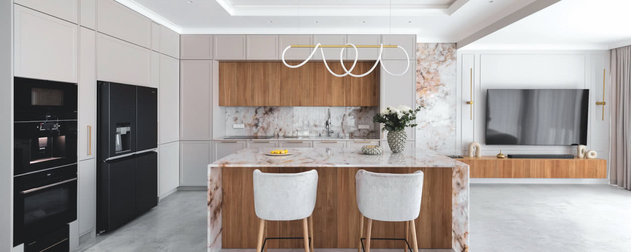 Imponujący salon gotowy na przyjęcia. 180-metrowy dom pod Warszawą