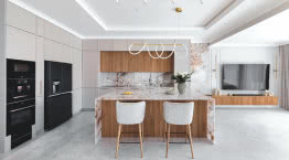 Imponujący salon gotowy na przyjęcia. 180-metrowy dom pod Warszawą