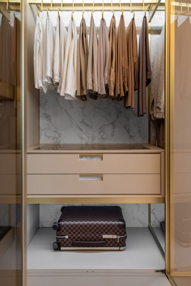 garderoba półki i wieszaki