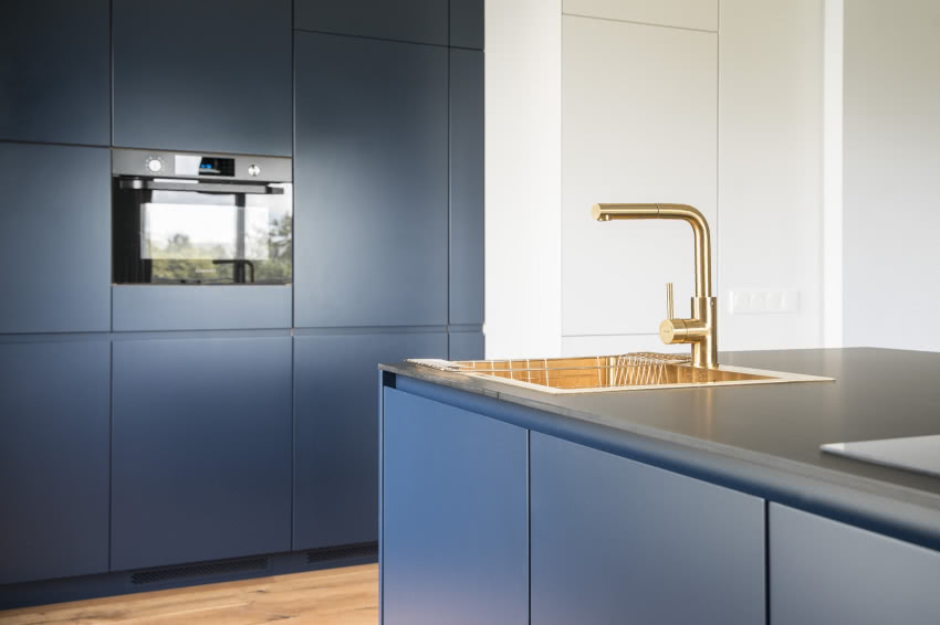 Projekt kuchni bez górnych szafek, Studio...