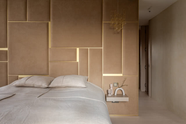 sypialnia ściana pikowana za łóżkiem