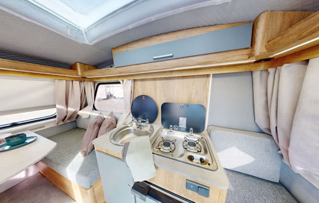 wnętrze przyczepy kempingowej N126 niewiadów