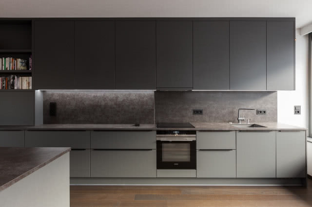 Grafitowa kuchnia