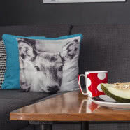 Vintage, plakaty i kolory w 3-pokojowym mieszkaniu