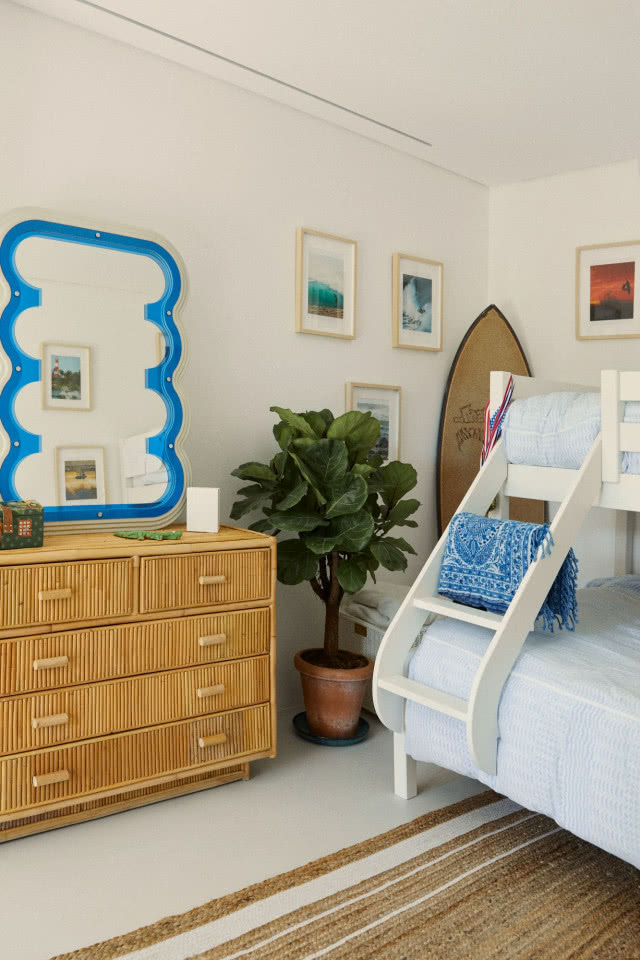 Pokój dziecięcy z piętrowym łóżkiem