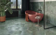 Co będzie modne w 2026 r. we wnętrzach? Czas na zieleń, szkło i oryginalne tapety